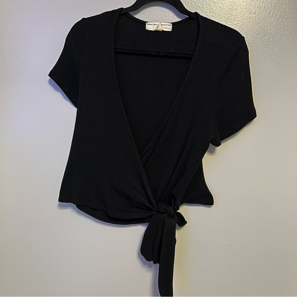 Cross Tie Top - Picture 2 of 5